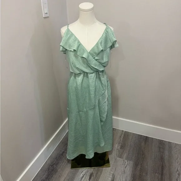 Everly Green Dress Large - Picture 6 of 9